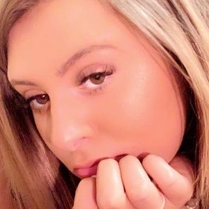 Meet your Posher, Mia